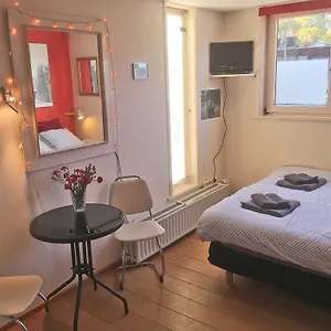  Bed and breakfast Houseboat Westerdok
